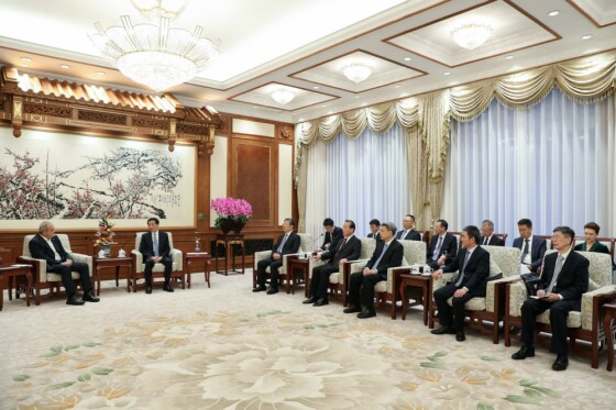 دیدار با عضو کمیته دائمی دفتر سیاسی کنگره ملی خلق چین