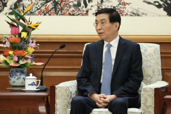 دیدار با عضو کمیته دائمی دفتر سیاسی کنگره ملی خلق چین