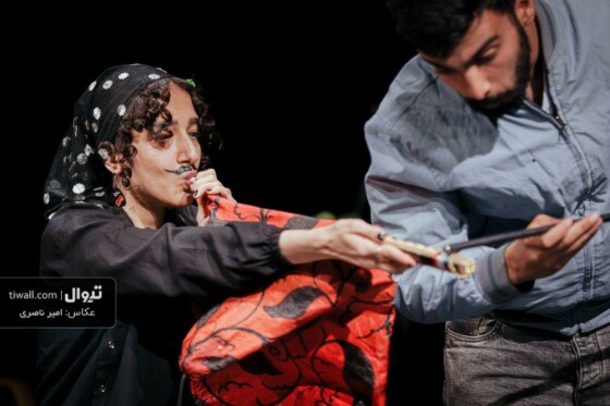 نمایش تاریخ درگیر شایعات ما نوشته و کارگردانی حسین ‌سلمان‌پور با نگاهی طنزآمیز روایت دانشجویان بازیگری می باشد که زندگی خود را رها کرده و وارد رشته ای می شوند که چالش ها و سختی هایی به همراه دارد. این اثر در خانه ‌هنرمندان بر روی صحنه است.