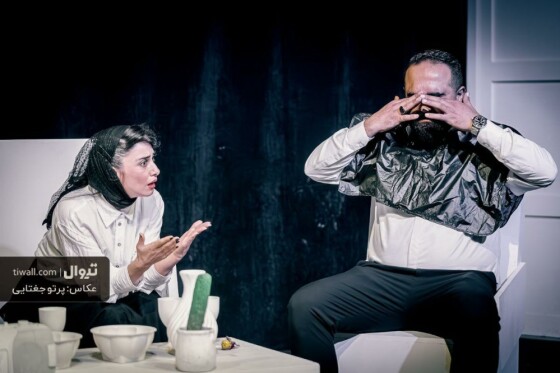 نمایش کنتور به نویسندگی و کارگردانی حسین حیاتی اقتباسی آزاد از نمایشنامه کمدی سیاه پیتر شفر است.