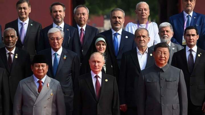 حضور پزشکیان در مراسم رژه نیروهای مسلح چین به مناسبت هشتادمین سال پایان جنگ جهانی