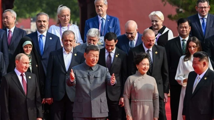 پیام‌های حضور پزشکیان در مراسم رژه ارتش چین