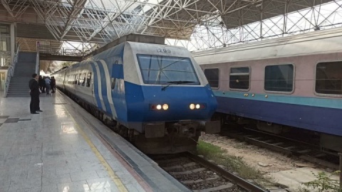 قطار گردشگری تهران–همدان به راه افتاد