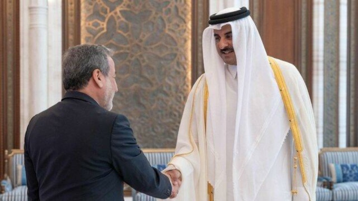 رایزنی عراقچی و امیر قطر درباره مسائل منطقه‌ای و بین‌المللی