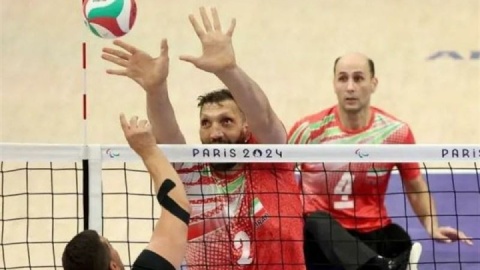 مهرزاد: من نه، اسم ایران مهم است