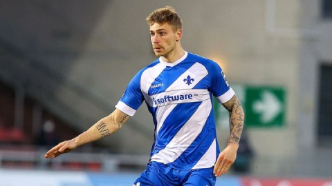 پلات یا هوث در پیراهن پرسپولیس؟