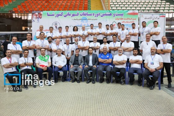 مسابقات پاراشنای قهرمانی کشور