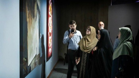 بانوان عضو هیات‌دولت از نمایشگاه «به گزارش زنان» دیدن کردند