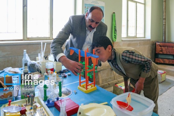 معلمی برای ۳ دانش آموز