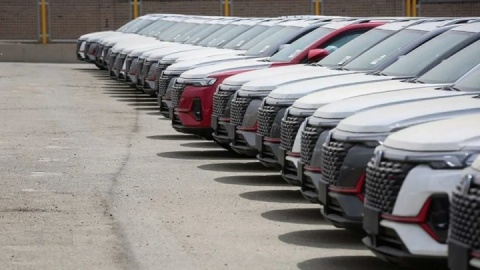 خودروها با شاخص رقابت‌پذیری قیمت‌گذاری می‌شوند/ حذف بلوکه کردن پول در حساب