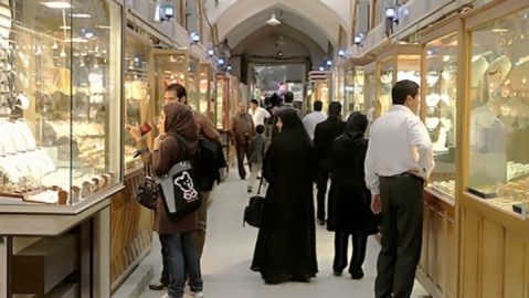 قیمت جهانی طلا ظرف ۱۰ روز حدود ۱۲۰ دلار افزایش یافت/ کاهش تقاضا در بازار تهران