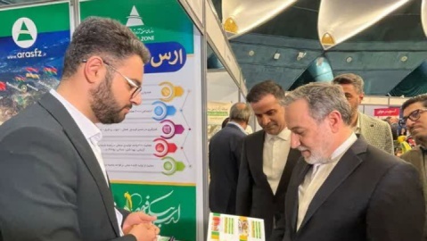 در حال تدوین پیوست سیاست خارجی برای هر منطقه آزاد هستیم