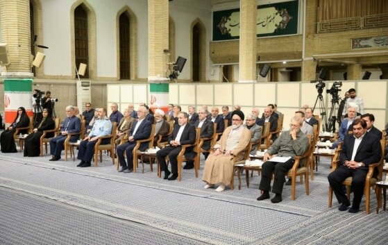 تصاویری از دیدار رئیس جمهور و هیأت وزیران با رهبر انقلاب