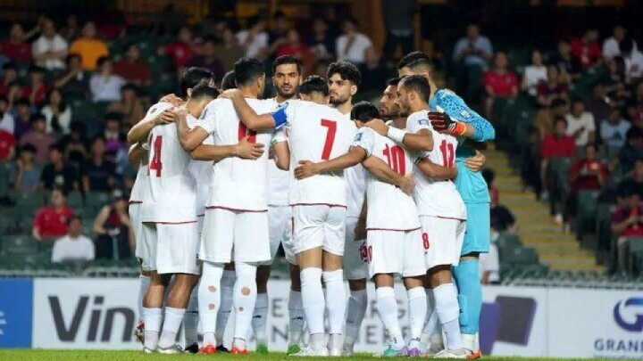 تیم ملی فوتبال ایران با پیراهن سفید به میدان می‌رود