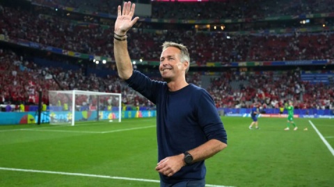 سرمربی سابق تیم ملی دانمارک جانشین تن‌هاخ شد