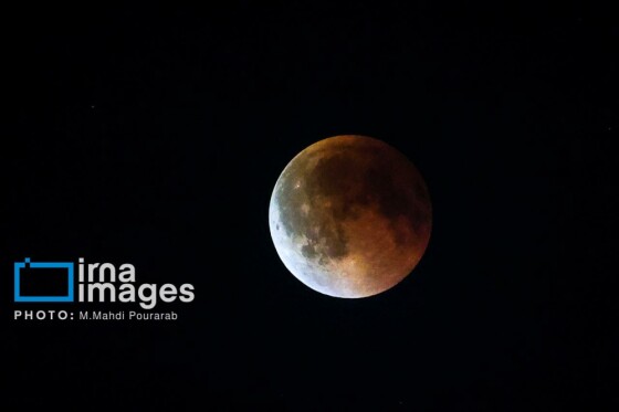 ماهگرفتگی در آسمان تهران