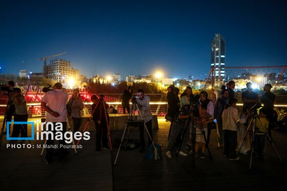 ماهگرفتگی در آسمان تهران