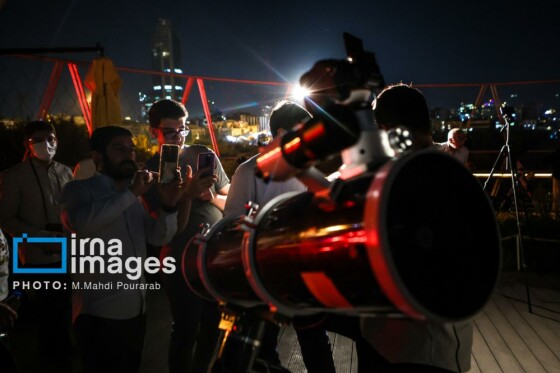 ماه‌گرفتگی در آسمان تهران