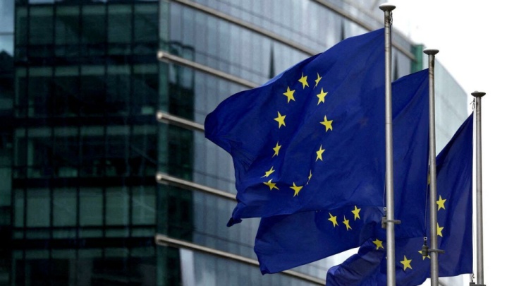 اتحادیه اروپا در صدد تحریم بانکی و تجارت نفتی روسیه