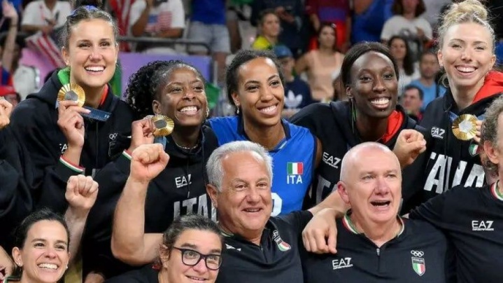 تاج‌گذاری ولاسکو با ایتالیا