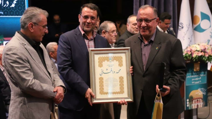 نامداران فرهنگ و هنر استان قزوین تجلیل شدند