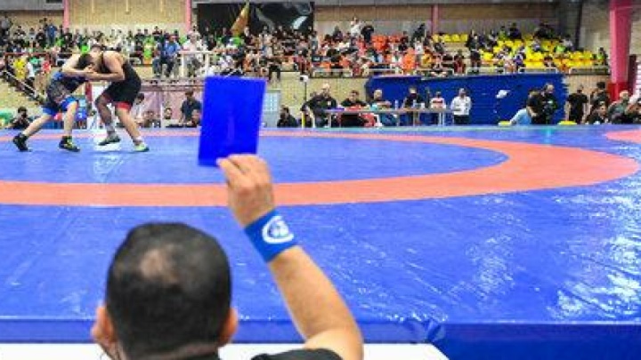 داوران ایرانی بازی‌ها را قضاوت می‌کنند