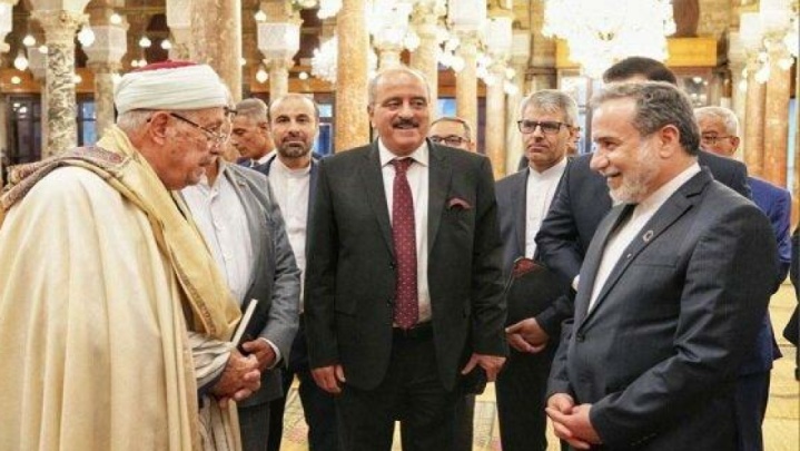 بازدید وزیر امور خارجه از مسجد جامع الزیتونه و دیدار با مفتی کل تونس