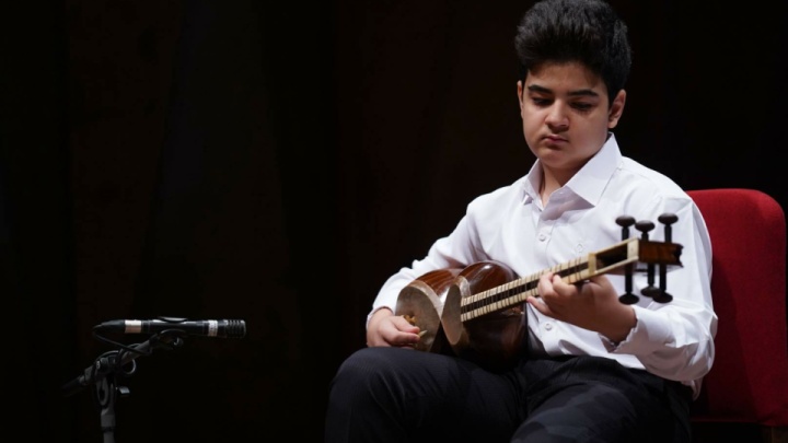 جشنواره موسیقی جوان به‌دور از فضای سیاسی به راه خود ادامه می دهد