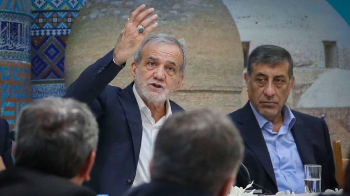 رئیس‌جمهور: محله‌ها و مساجد باید کانون حل مشکلات مردم باشند