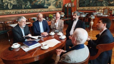 فیلم/ بازدید متفاوت وزیر ارشاد از موزه ارمیتاژ روسیه