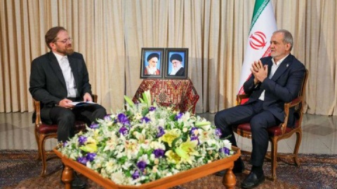 رئیس جمهور: وحدت و انسجام ملی مهم‌ترین عامل عبور از موانع و تحقق عدالت در توسعه استان‌هاست