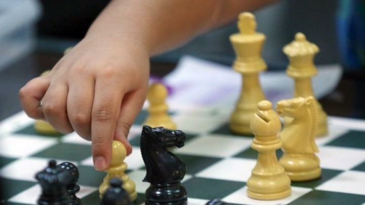 آبتین عطاخان قهرمان شد