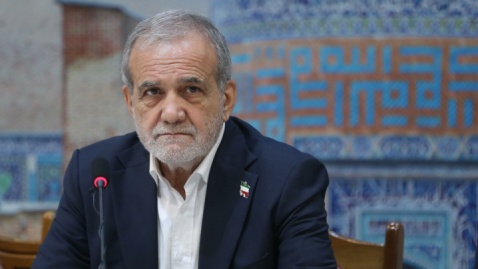 رئیس‌جمهور: هیچ قدرتی نمی‌تواند ما را به تسلیم وا دارد