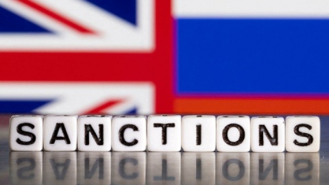 همزمان با سفر کوپر به اوکراین؛ لیست تحریم از نفتکش‌ها تا قطعات پهپاد