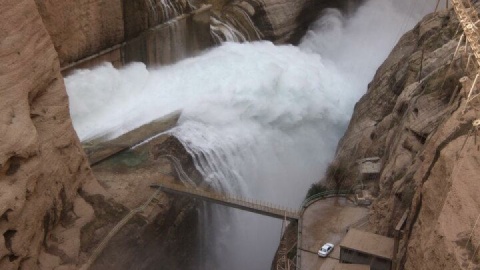 افزایش بهره‌وری در حوزه‌های آب و برق ضروری است