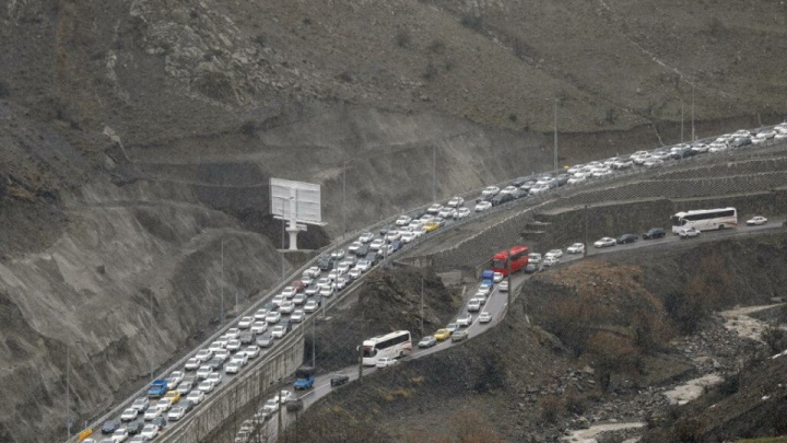ترافیک پرحجم و سنگین در جاده‌های شمالی کشور