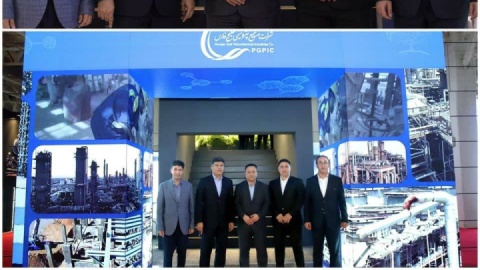 بازدید مدیرعامل پتروشیمی شهید تندگویان از غرفه های صنایع پایین‌دستی در آخرین روز نمایشگاه ایران‌پلاست