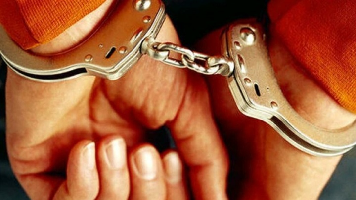 سارق خشن موبایل‌قاپ در اتوبان صدر به دام افتاد