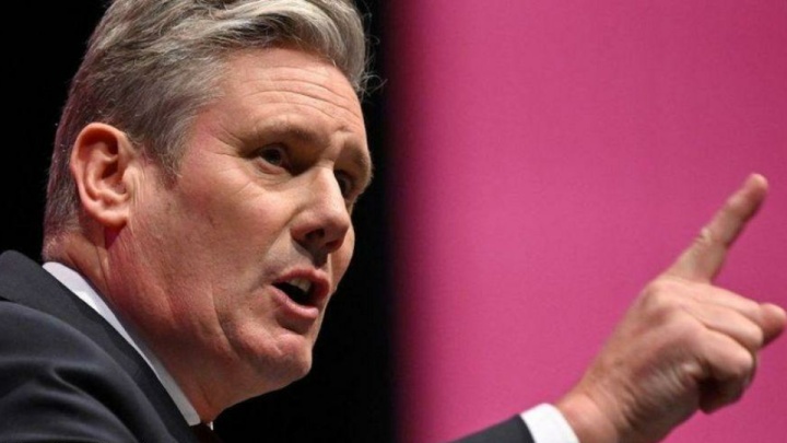 استارمر: پرچم بریتانیا ابزار افراط‌گرایی نخواهد شد