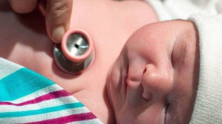 نجات نوزاد ۴۰ روزه از خفگی