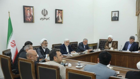 عارف: مسائل اجتماعی و فرهنگی نباید حکومتی شود