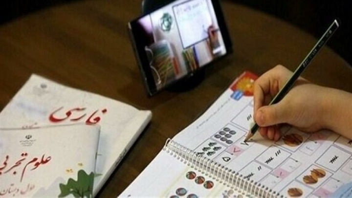 بازماندگان از تحصیل در «مدرسه مجازی» درس می‌خوانند