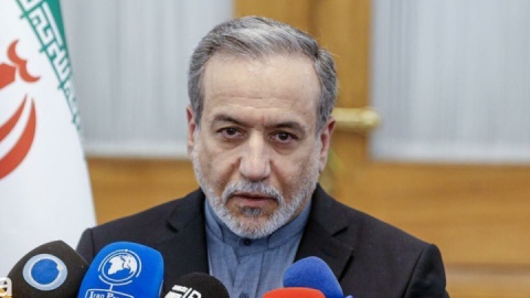 وزیر خارجه: در مذاکره با آمریکا، مهمتر از میانجی، اراده طرف مقابل برای مذاکره برابر است