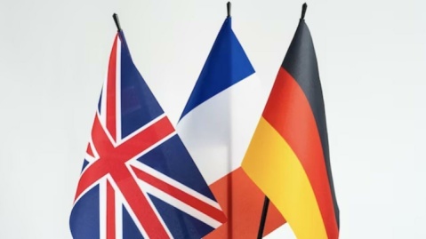 جزئیات تماس تروئیکای اروپایی و عراقچی درباره موضوع هسته‌ای ایران