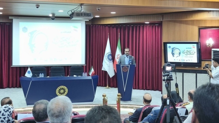 صادرات غیرنفتی کشور با اصلاح سیاست ارزی به ۶۰ میلیارد دلار می‌رسد