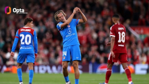 تکرار رکورد کریم بنزما در آنفیلد