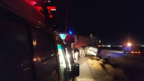 ۲۸ مصدوم براثر تصادف اتوبوس با تریلی در جاده نی‌ریز_سیرجان