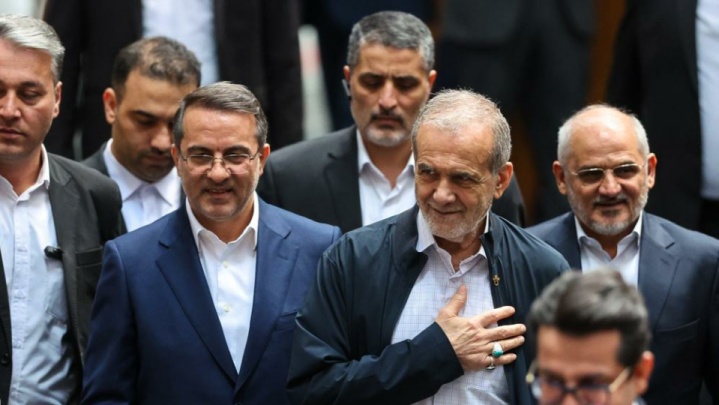 هدف از کوچک‌سازی دولت، افزایش بهره‌وری است/ هیچ کارمندی اخراج نمی‌شود