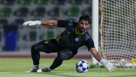 آدان به نیمکت تبعید شد