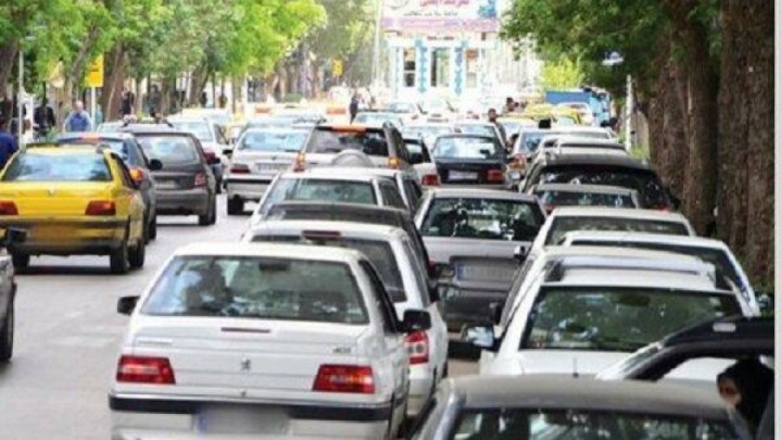 برخورد قانونی با توقف دوبله مقابل مدرسه/ نصب برچسب توسط سرویس مدارس انجام شود